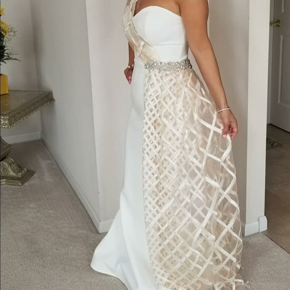 Evening gown/wedding gown